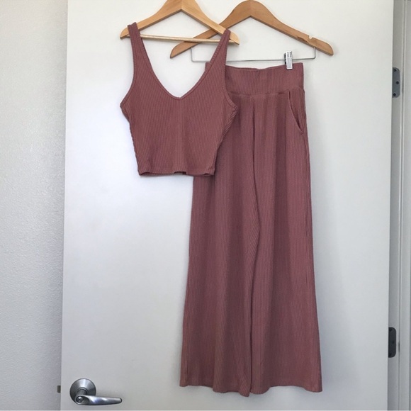 Abercrombie & Fitch Pants - Abercrombie Pants & Cami Crop Top Set
